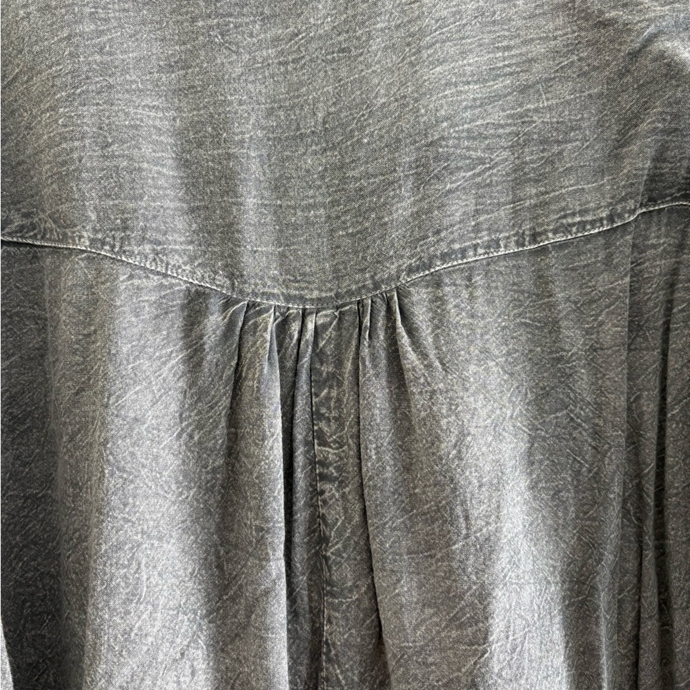 S R Fashion Charcoal Button-Up Blouse - Picture 5 of 8